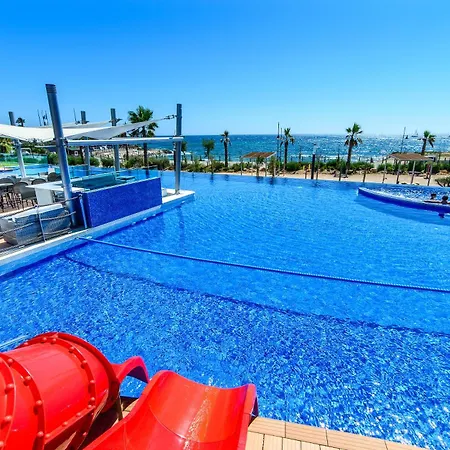 Sirena En Sea Senses Torrevieja