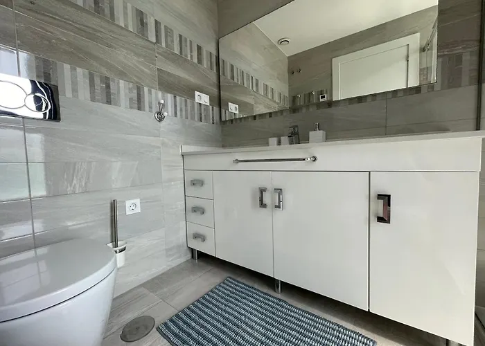 Sirena En Sea Senses Torrevieja